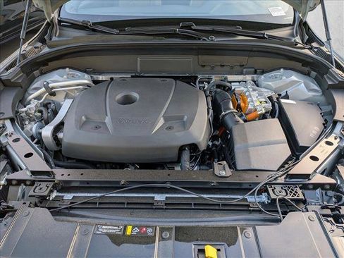 New 2026 Volvo XC60 T8 Plus w/ Protection Package Premier image 20