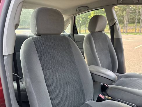 Used 2003 Ford Focus SE FWD image 19