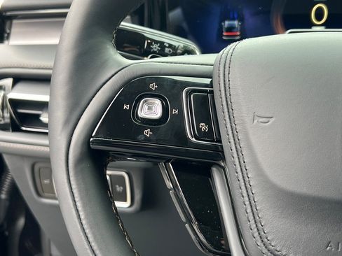 New 2026 Lincoln Aviator 2WD image 21