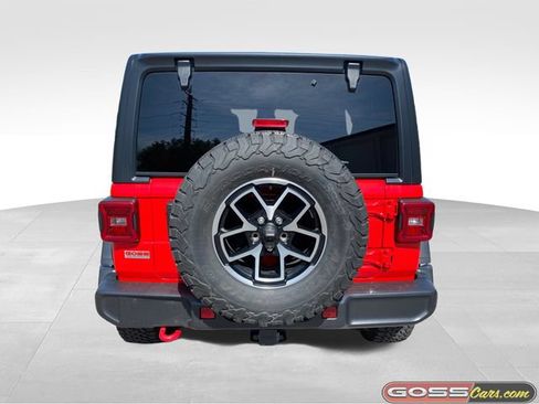 Certified 2025 Jeep Wrangler Unlimited Rubicon AWD/4WD image 4