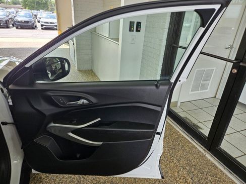 Used 2024 Chevrolet Trax LS FWD image 14