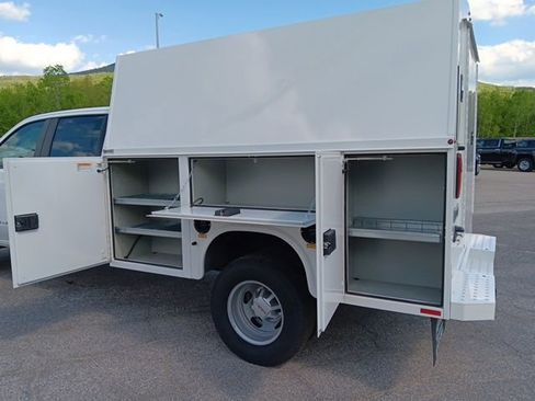 New 2025 GMC Sierra 3500 Pro w/ Convenience Package AWD/4WD image 18