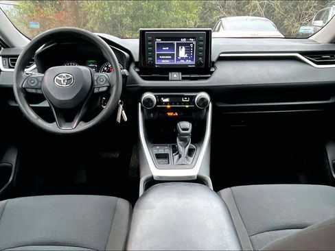 Used 2022 Toyota RAV4 LE image 14