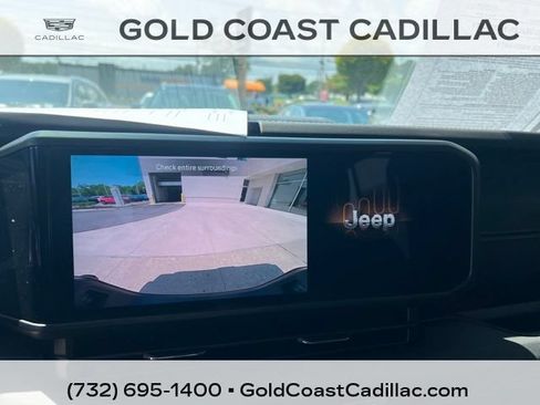 Used 2025 Jeep Gladiator Sport AWD/4WD image 18
