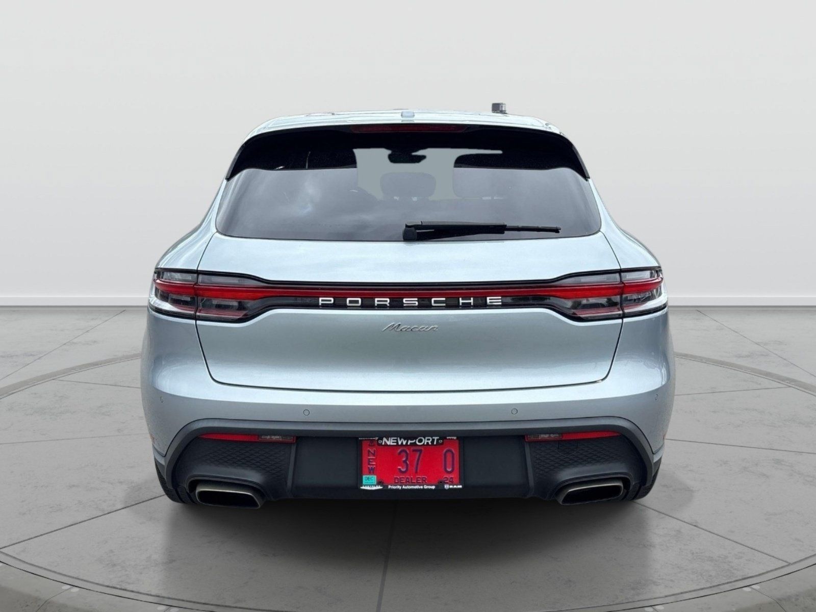 Used 2022 Porsche Macan AWD/4WD image 4