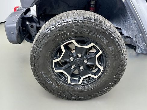 Used 2022 Jeep Gladiator Rubicon w/ LED Lighting Group AWD/4WD image 8