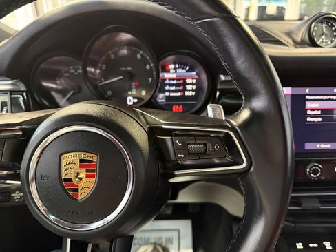 Used 2023 Porsche Macan AWD/4WD image 29