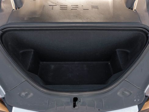 Used 2016 Tesla Model S 70D image 54