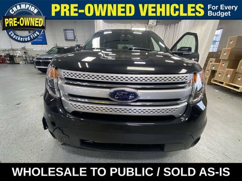 Used 2014 Ford Explorer XLT w/ Equipment Group 202A AWD/4WD image 32
