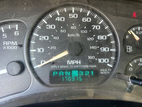 Used 2002 Chevrolet Silverado 1500 LS w/ Heavy Duty Suspension Pkg image 19