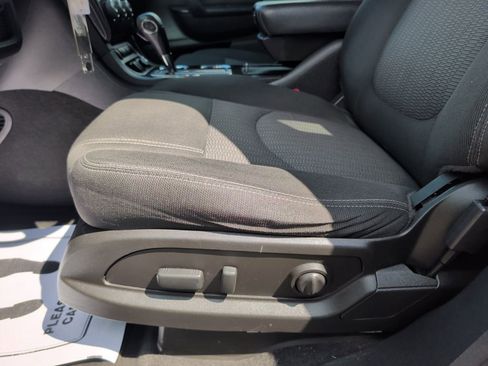 Used 2017 Chevrolet Traverse LT w/ Style and Technology Package image 9