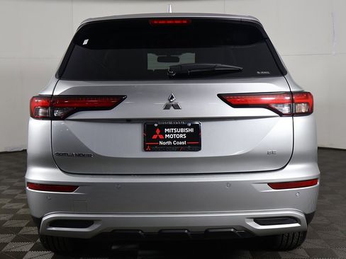 Used 2024 Mitsubishi Outlander SE image 13