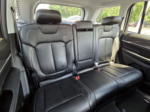 Used 2023 Jeep Grand Cherokee Limited AWD/4WD image 4