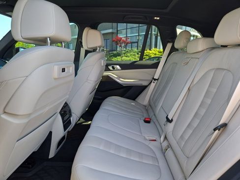 Used 2022 BMW X5 xDrive40i w/ M Sport Package AWD/4WD image 33