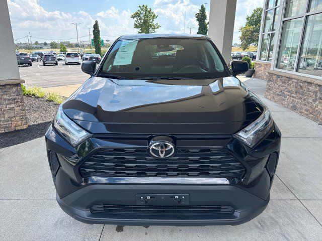 Used 2025 Toyota RAV4 LE AWD/4WD image 3