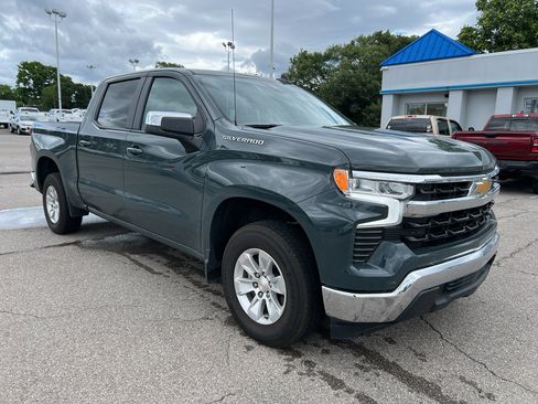 Used 2025 Chevrolet Silverado 1500 LT RWD image 2
