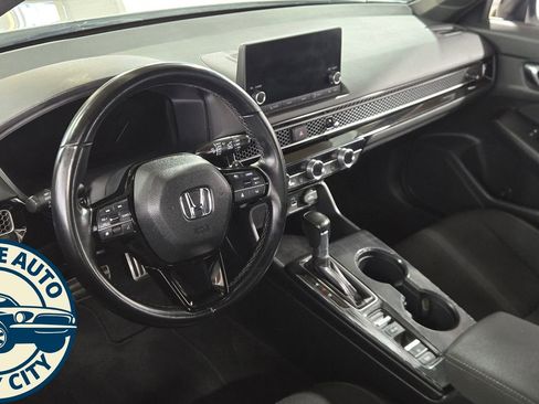 Used 2023 Honda Civic Sport image 10