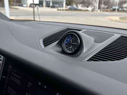 Used 2022 Porsche Macan image 23