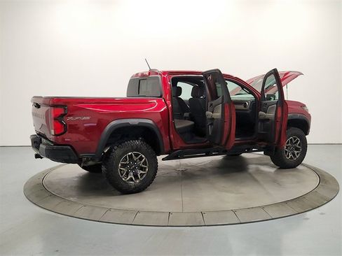 Used 2025 Chevrolet Colorado ZR2 image 15