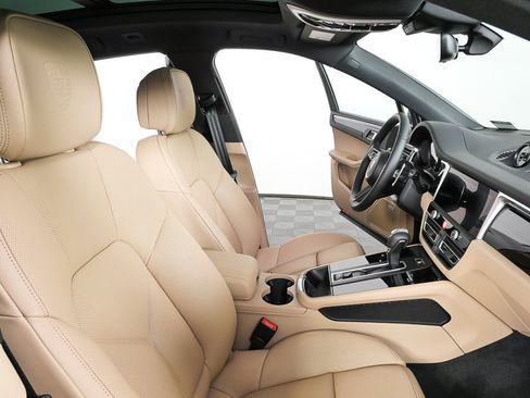 New 2026 Porsche Macan S image 24