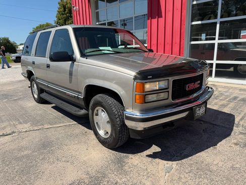 Used 1999 GMC Yukon 4WD 4-Door w/ Marketing Opt Pkg 5 image 2