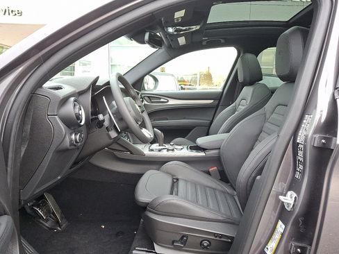 New 2025 Alfa Romeo Stelvio Sprint w/ Veloce Package AWD/4WD image 9