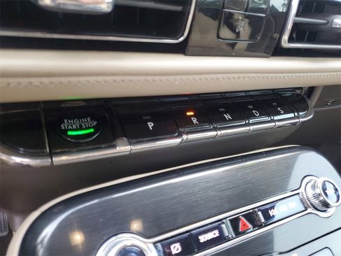 Certified 2022 Lincoln Nautilus Reserve image 29