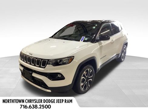 Used 2023 Jeep Compass Limited image 2