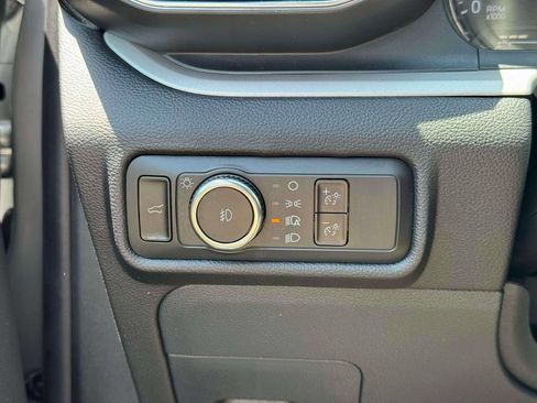 Used 2023 Ford Explorer XLT w/ Equipment Group 202A AWD/4WD image 20