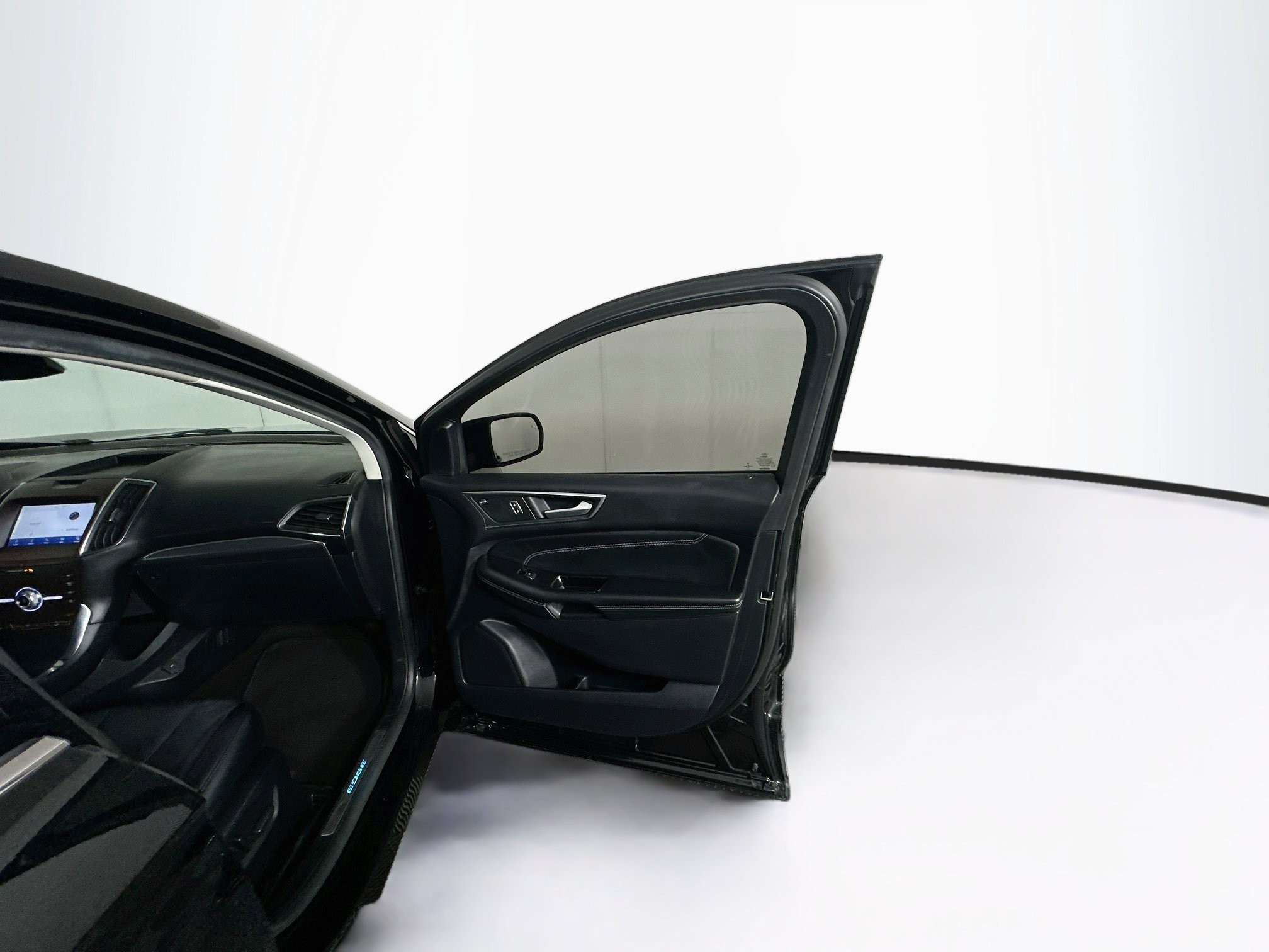 Used 2020 Ford Edge Titanium FWD image 31