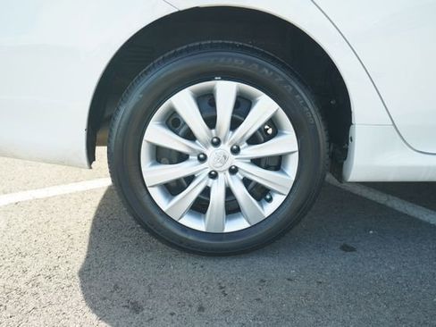 Used 2013 Toyota Corolla LE image 39