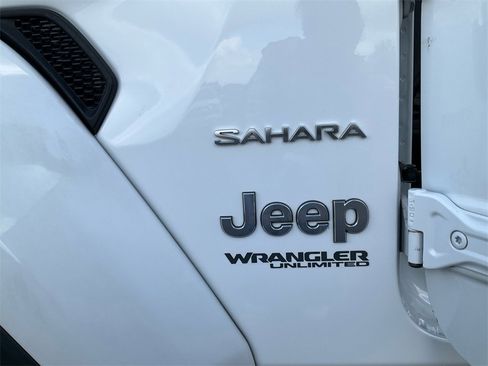 Used 2020 Jeep Wrangler Unlimited Sahara image 20