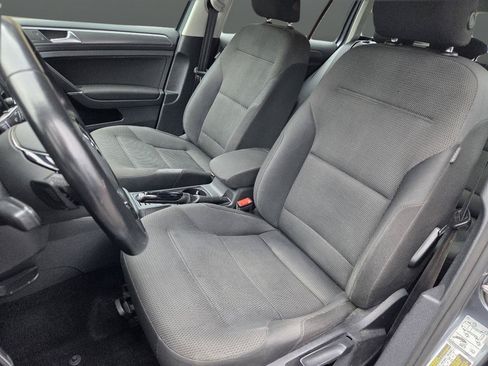 Used 2019 Volkswagen Golf S AWD/4WD image 11