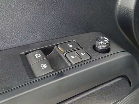 Used 2019 Toyota Tacoma SR w/ SX Package image 16