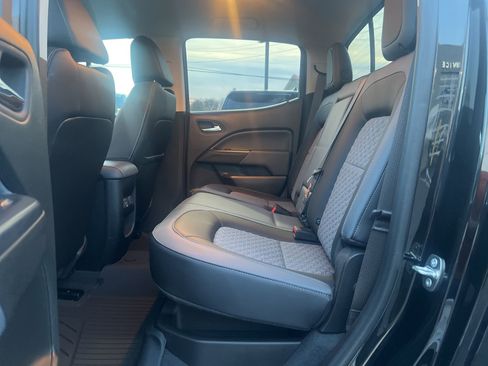 Used 2022 Chevrolet Colorado Z71 w/ Z71 Midnight Edition image 41