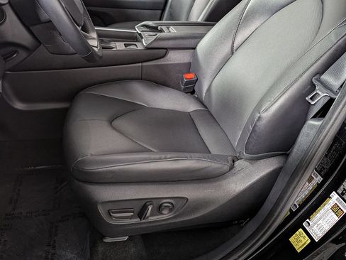 Used 2025 Toyota Grand Highlander AWD image 19
