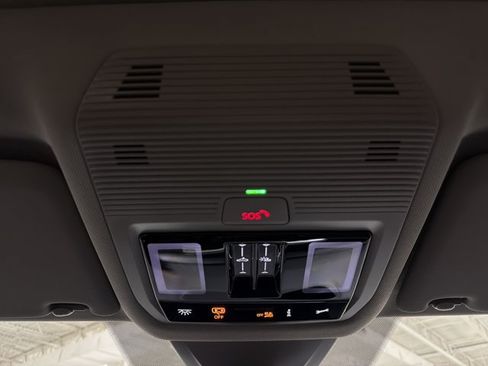 Certified 2026 Volkswagen Atlas Peak Edition AWD/4WD image 34