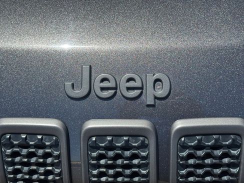 Used 2019 Jeep Cherokee Trailhawk AWD/4WD image 31