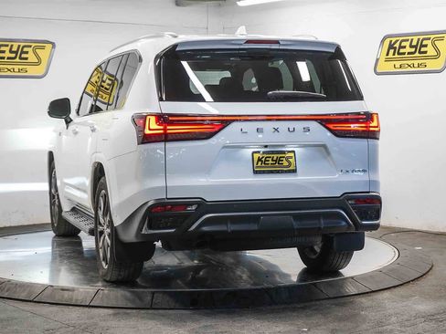 Used 2025 Lexus LX 700h F Sport image 2