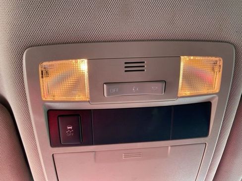 Used 2018 Toyota Tacoma SR5 image 22