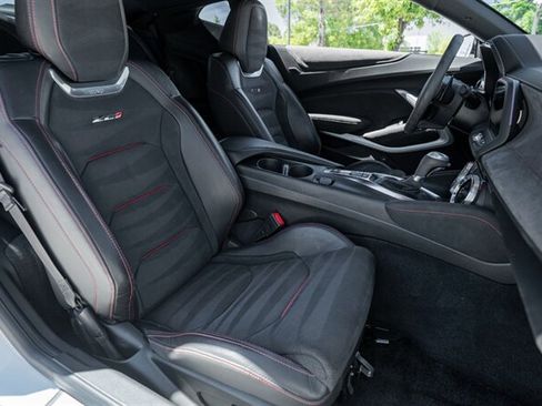 Used 2021 Chevrolet Camaro ZL1 RWD image 20