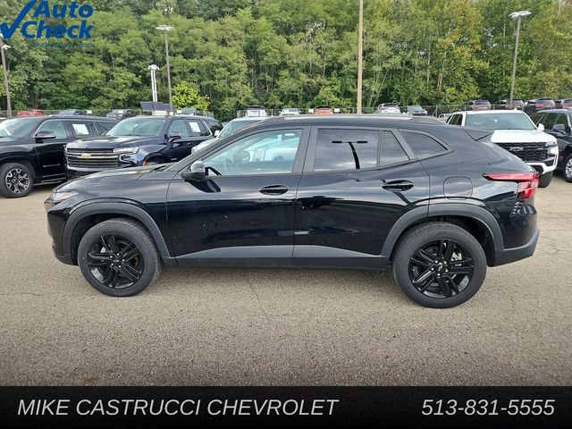 Used 2024 Chevrolet Trax ACTIV w/ Driver Confidence Package FWD image 2