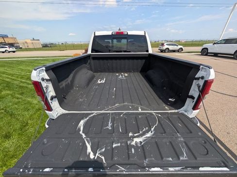 Used 2020 RAM 1500 Big Horn AWD/4WD image 9