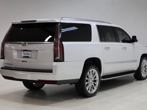 Used 2019 Cadillac Escalade ESV Luxury AWD/4WD image 7