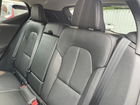 Used 2025 Volvo XC40 B5 Core w/ Protection Package Premier AWD/4WD image 13