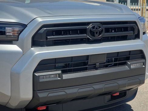 New 2026 Toyota 4Runner SR5 AWD/4WD image 7