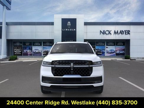 New 2025 Lincoln Navigator Reserve w/ Jet Appearance Package AWD/4WD image 6