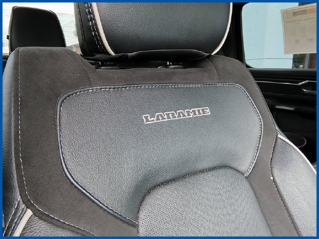 Used 2025 RAM 1500 Laramie w/ Sport Appearance Package AWD/4WD image 10