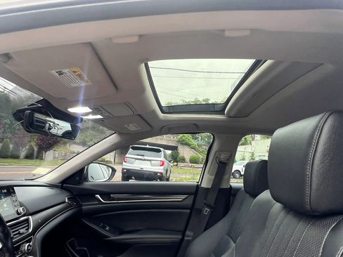 Used 2020 Honda Accord Touring image 26