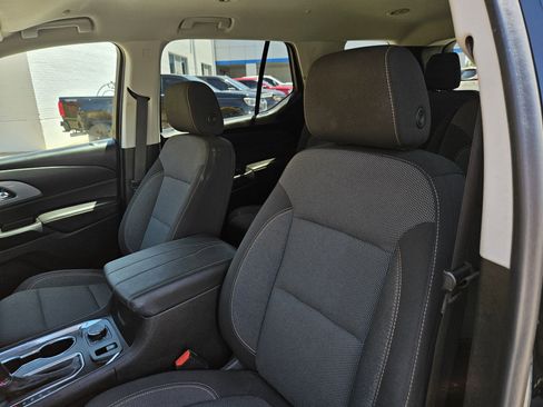 Used 2020 Chevrolet Traverse LT FWD image 12